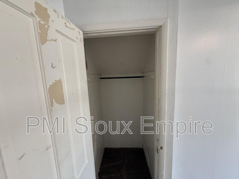 Open property image
