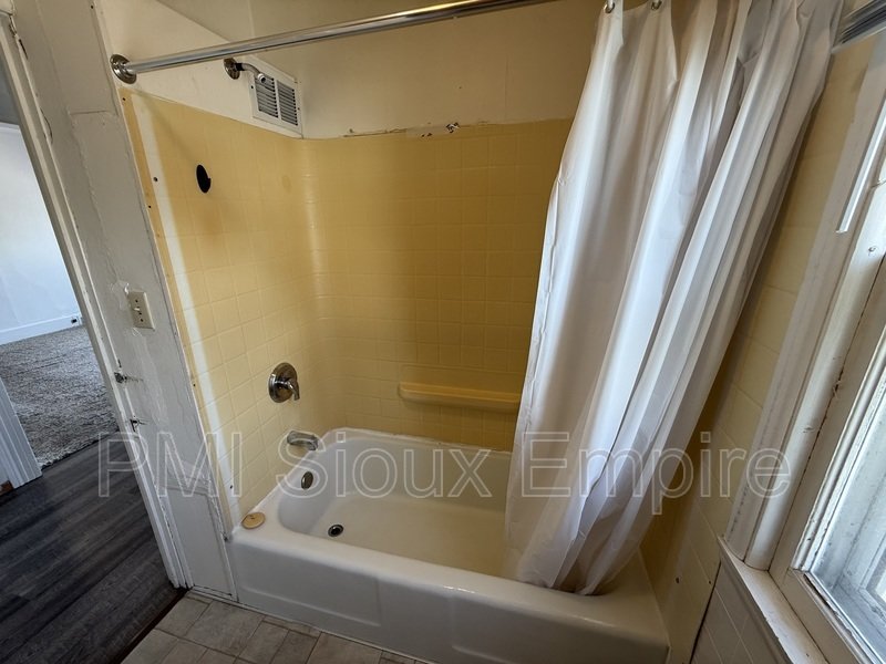 Open property image