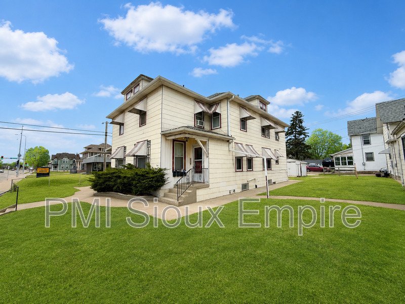 Open property image