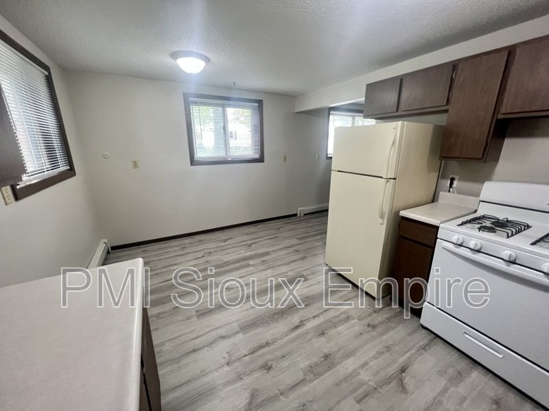Bright property image