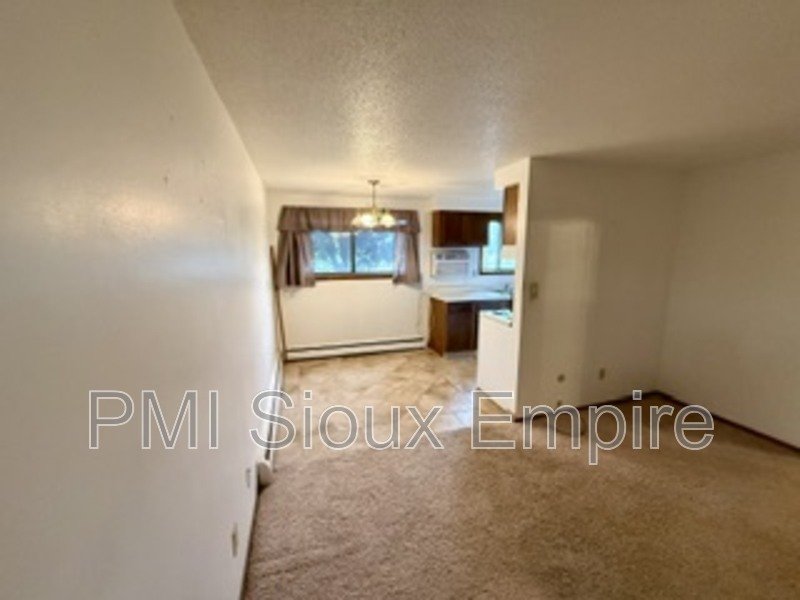Cozy/Warm property image