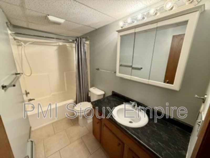 Cozy/Warm property image