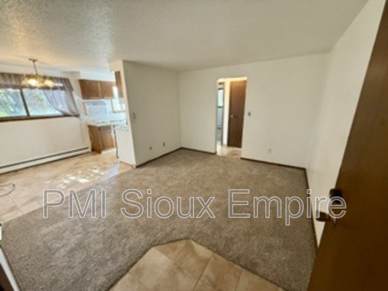 Cozy/Warm property image