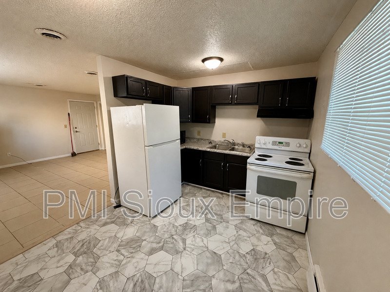 Bright property image