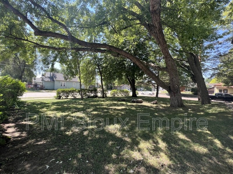 Bright property image