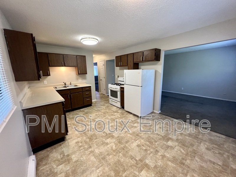 Bright property image