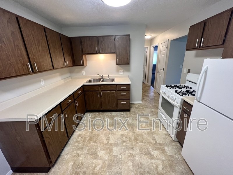 Bright property image