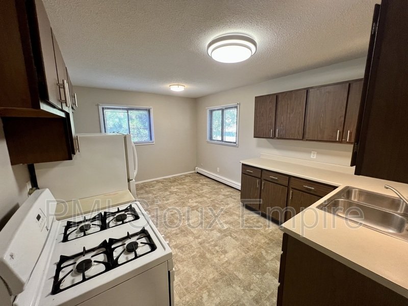 Bright property image