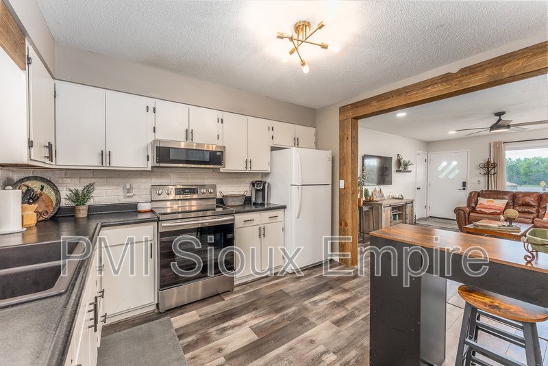 Bright property image