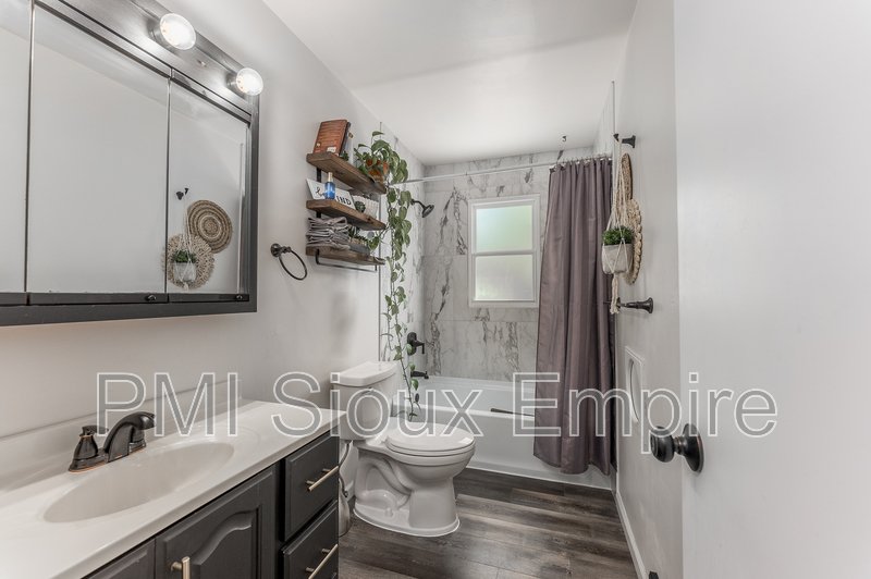 Bright property image
