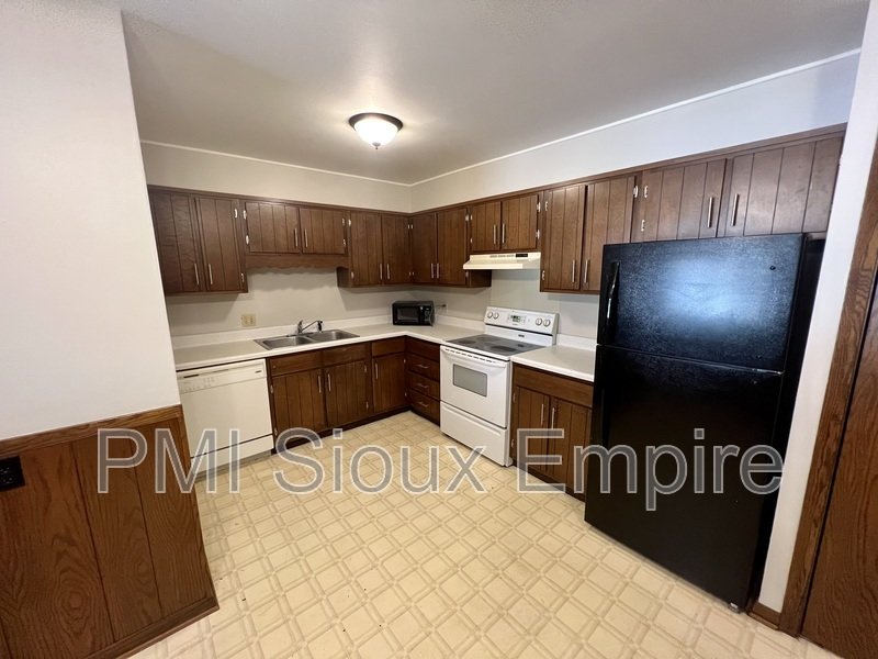 Open property image