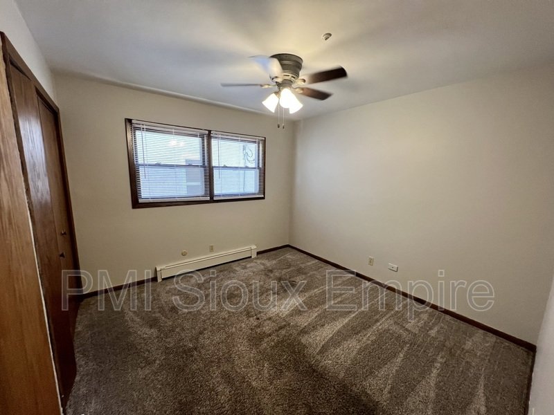 Open property image