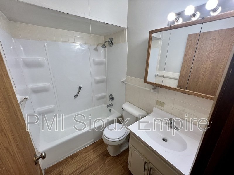 Open property image