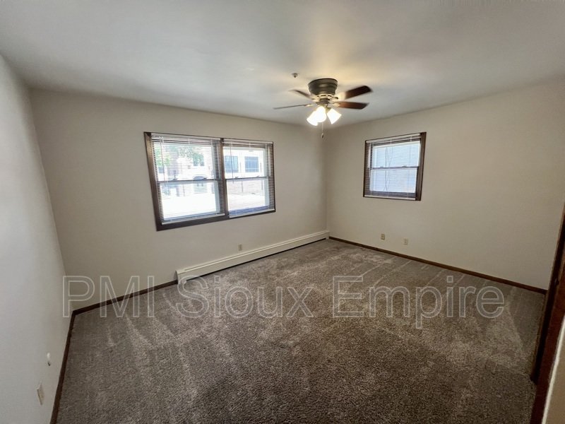 Open property image