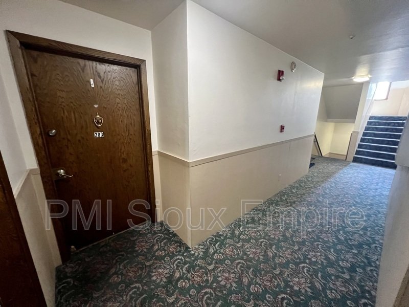 Open property image